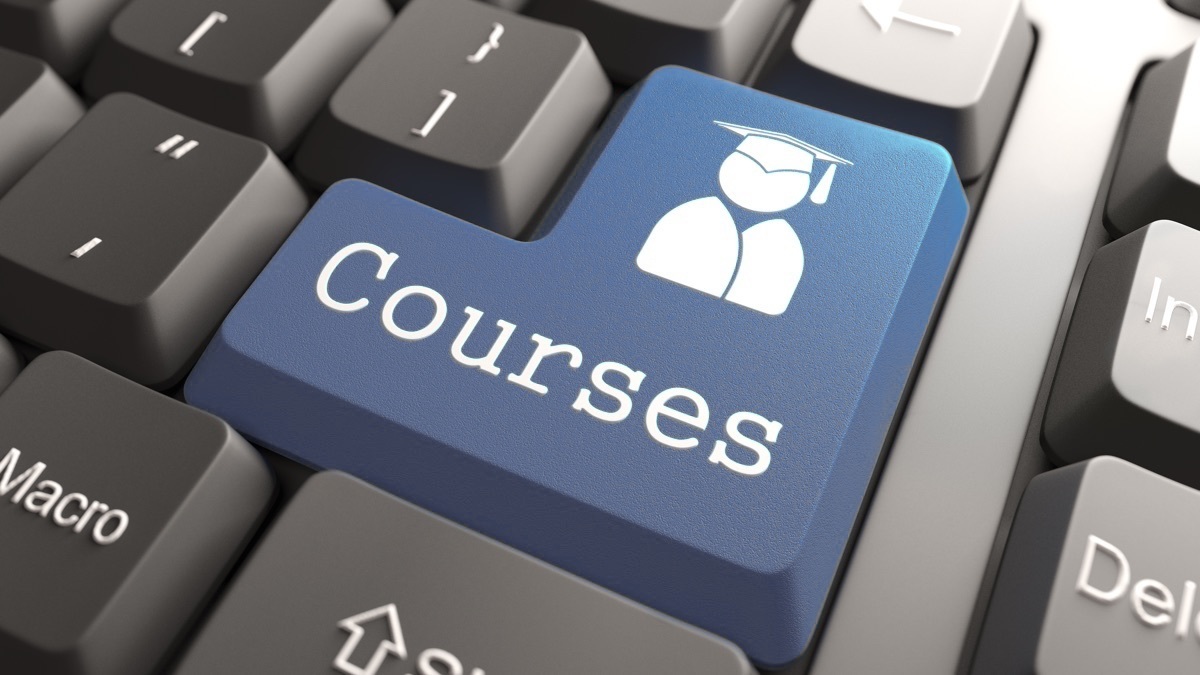 Must considerations for students while selecting an online course