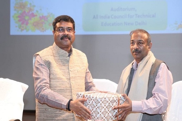 Amit Khare, Secretary, Ministry of Education superannuates