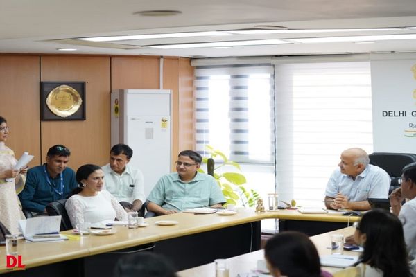 Delhi school principals to get “leadership training” at University of Cambridge Delhi government school