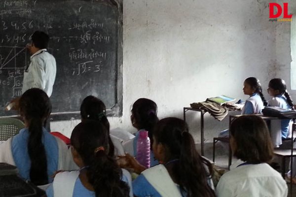 About 8,000 schools with zero enrollment employ 20,000 teachers in India: Ministry data Ministry of Education